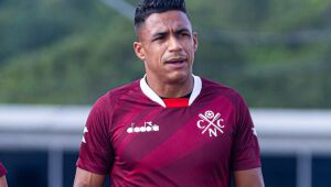 Náutico renova com lateral-direito Arnaldo até o fim de 2026