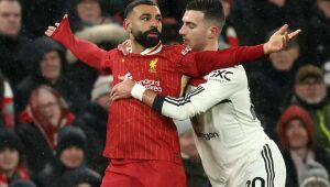 Liverpool e Manchester United ficam no empate em clássico eletrizante no Inglês