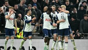 Tottenham bate Liverpool pela semifinal da Copa da Liga Inglesa