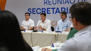 João Campos destaca metas prioritárias e modelo de gestão em primeira reunião de secretariado 