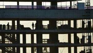 Indústria da construção fecha ano com expectativas positivas para 2026, diz CNI