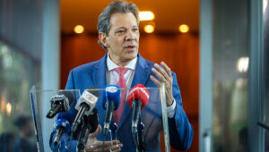 Haddad elogia esforço de Motta e Alcolumbre por pauta econômica em meio a tensão com o Congresso