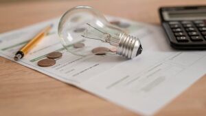 Aneel aciona bandeira verde e contas de luz ficarão mais baratas em janeiro