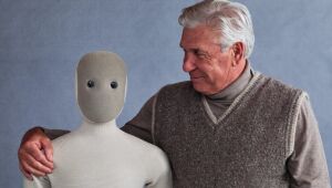 Empresa anuncia robô de US$ 20 mil que pode dobrar roupas, lavar louças e organizar a casa.