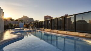 Barra da Tijuca: natureza, gastronomia e atmosfera moderna no Rio!.