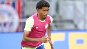 Santa Cruz anuncia atacante Vitinho, revelado pelo Bahia