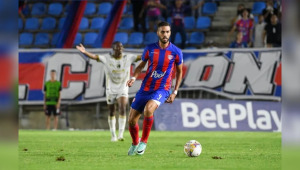 Náutico demonstra interesse no zagueiro Giraldo