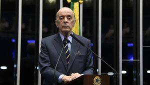 Com quadro "clinicamente estável", José Serra está internado em UTI cardiológica em São Paulo