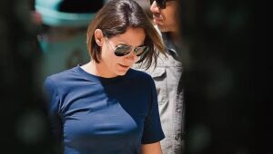 Michelle visita Bolsonaro na PF às vésperas de ex-presidente passar por cirurgia