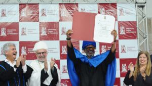 Poeta e cantador Maciel Melo recebe Título de Doutor Honoris Causa
