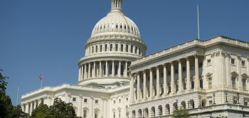 Nos EUA, democratas rejeitam projeto da Casa Branca para evitar paralisação do governo