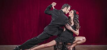Saiba como dançar tango vem sendo uma terapia inovadora contra sintomas de Parkinson, na Argentina 