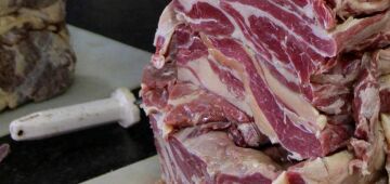 Botulismo: o que é a doença que deixou homem internado no DF após comer pimenta em conserva