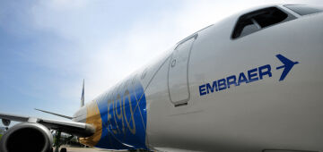 Embraer firma memorandos com lituanos para cooperação e inovação aeroespacial
