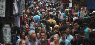 Estimativas apontam população brasileira 3,9% maior que a divulgada pelo Censo 2022, diz IBGE