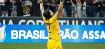 Corinthians confirma contratura muscular de Cássio, que inicia tratamento