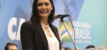 Michelle Bolsonaro anuncia que seu exame de Covid-19 deu negativo