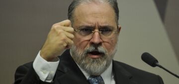 Alinhado ao Planalto e longe do Supremo, Aras trabalha por recondução na PGR