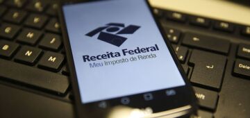 Receita recebe 438 mil declarações do IR no primeiro dia de entrega