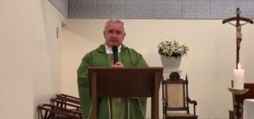 Padre diz que Bolsonaro é 'bandido' e que eleitor dele tem que se confessar