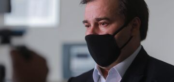 Maia diz que tratar de voto impresso é colocar em xeque sistema seguro