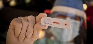 Testes de anticorpos após vacina contra Covid-19 são incapazes de garantir a eficácia do imunizante