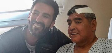 Última foto pública de Maradona causou polêmica entre médico e familiares