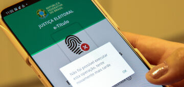 Eleitor tem até 23h59 de sábado (28) para baixar o e-Título, alerta TSE
