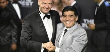 'Merece nossa gratidão eterna', diz Infantino sobre Maradona
