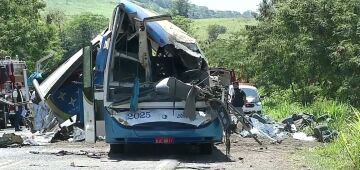 Ônibus de acidente com 41 mortes não tinha registro e estava ilegal desde 2019
