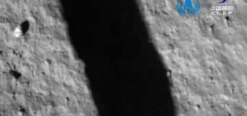 Sonda chinesa pousa na Lua para coletar amostras do solo