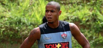 Santa Cruz anuncia retorno do zagueiro Éverton Sena para temporada 2025