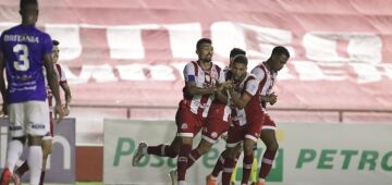 Evolução como mandante foi crucial na recuperação do Náutico na Série B