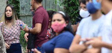 Chegada tranquila de estudantes para a prova do Enem neste domingo