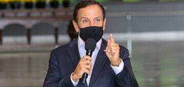 Doria mantém escolas abertas na fase vermelha para estudantes vulneráveis