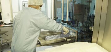 Fiocruz prevê produção 1 milhão de vacinas por dia até final do mês