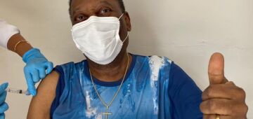 Pelé deixa o hospital após nova internação para tratar tumor
