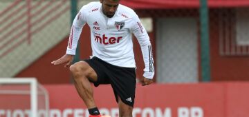 Presidente do Sport usa eleição para negar interesse em Tréllez