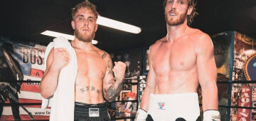 Youtuber é nocauteado com um golpe por astro do wrestling