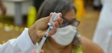 CNM pede coordenação para enfrentar covid-19 e nega estoque de vacina