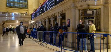 Vacinados contra Covid-19 podem deixar de usar máscaras em ambientes fechados nos EUA