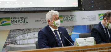 Marcos Pontes afirma que ministério apoia estudo de 15 vacinas