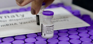 Mais 2,1 milhões de doses da vacina da Pfizer chegam ao Brasil