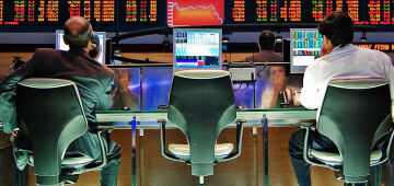 Bolsa tem leve queda com ajuste do mercado à alta da Selic