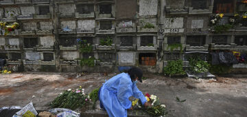Mortes por Covid-19 caem 21% no mundo, informa a OMS