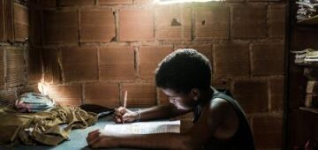 Alunos pobres e pretos são mais afetados emocionalmente na pandemia, diz Datafolha