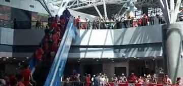 Torcida vai a aeroporto dar apoio a Náutico no embarque para jogo contra Coritiba