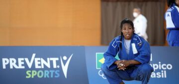 Ketleyn cita 'lembranças maravilhosas' de Tóquio e não descarta ir a Paris-2024 aos 36 anos