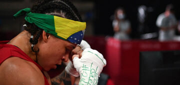 Beatriz Ferreira perde luta, título mundial dos pesos leves e invencibilidade em Monte Carlo