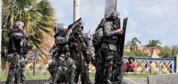 Governadores avaliam risco da guinada bolsonarista na Polícia Militar